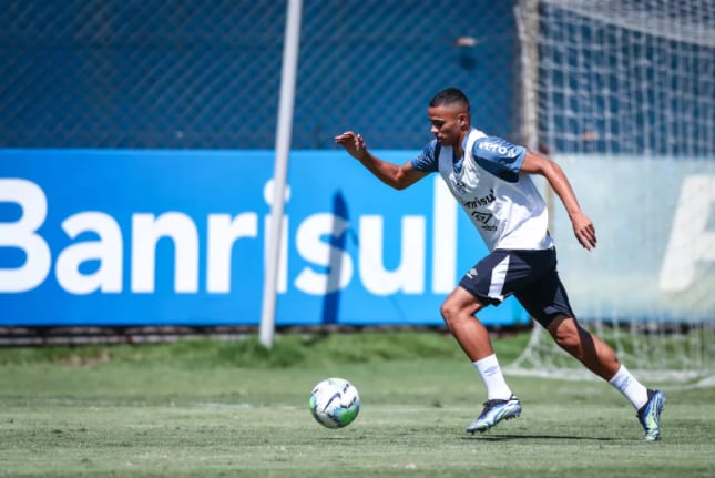 Grêmio relaciona reservas e garotos do sub-23 para estreia no Gauchão; veja lista