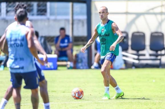 Com Tardelli e sem Léo Moura, Grêmio treina visando partida do Gauchão