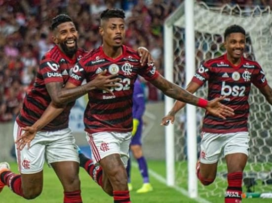 Em outro patamar! Bruno Henrique iguala Zico, encosta em Gabigol e acirra briga pela artilharia do BR