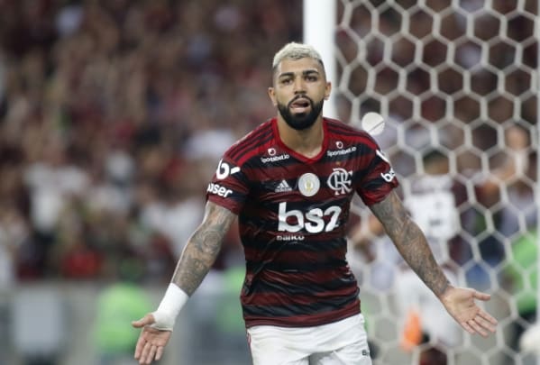 Ex-zagueiro do Flamengo vê Gabigol blindado no Rio: O assaltante pede até desculpas para ele