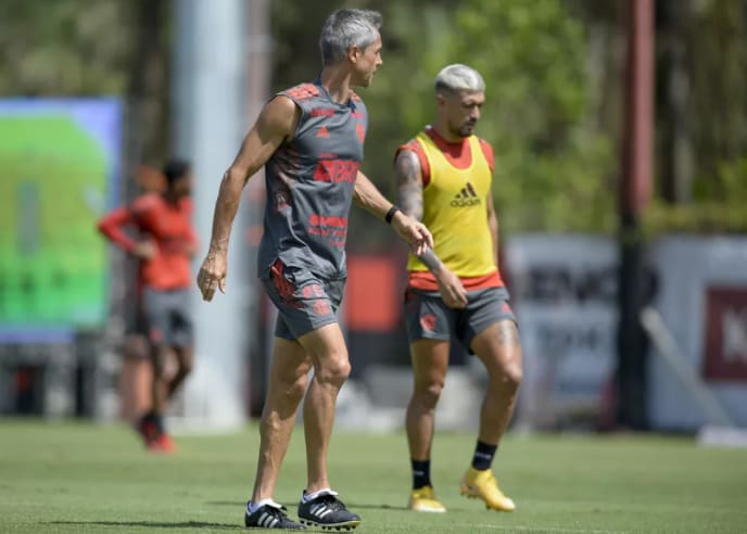 Com avaliação interna de evolução física e tática, Paulo Sousa segue sua cartilha no Flamengo