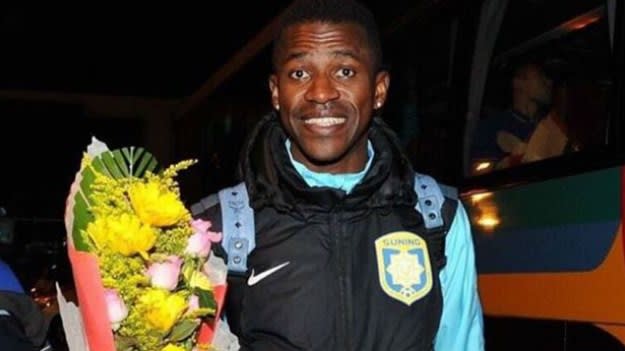 Ramires rescinde com o Jiangsu Suning e fica livre no mercado; brasileiros estão de olho