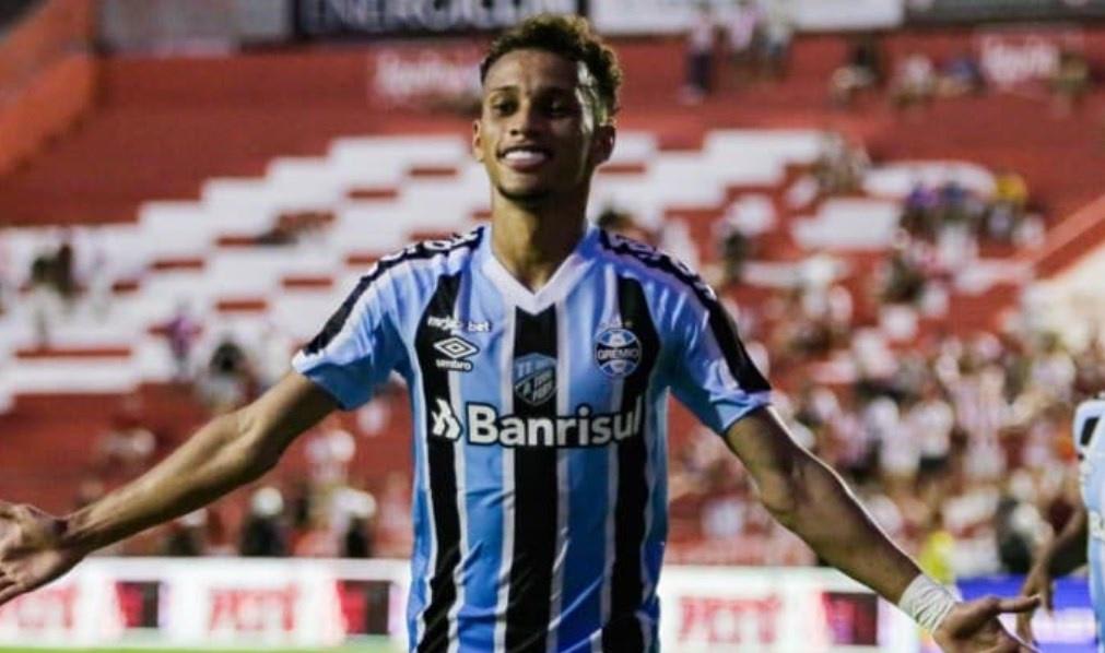 Astro da Inglaterra é comparado com joia do Grêmio