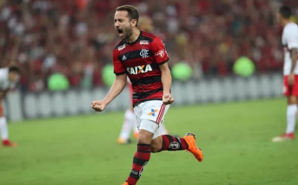 GOOOOOOOOOLLLLLLL! Everton Ribeiro abre o placar para o Flamengo