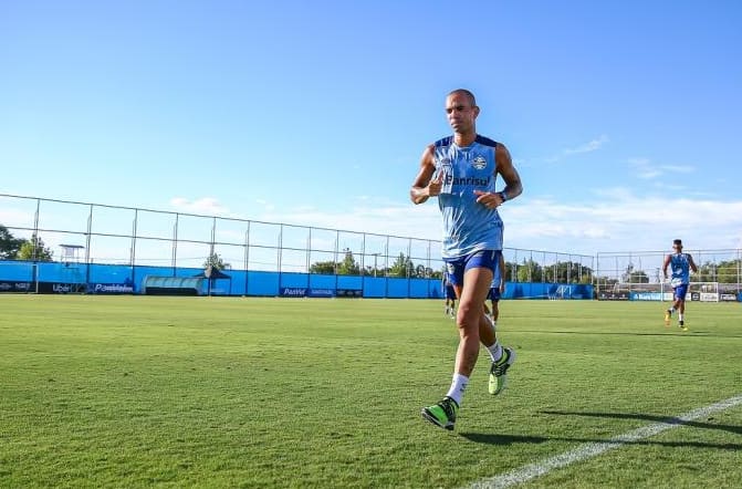 Diego Tardelli e Jean Pyerre não treinam com bola e devem ficar fora de jogo em Fortaleza