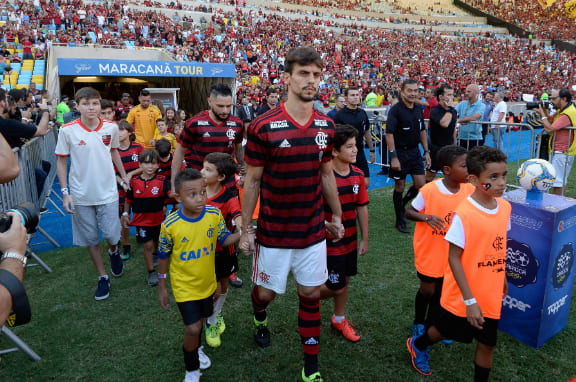 Rodrigo Caio pede atenção e diz que clássico foi aviso