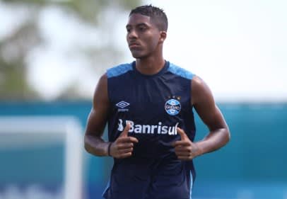 Sem Thiago Neves, Grêmio reavalia estratégia e cogita não contratar meia