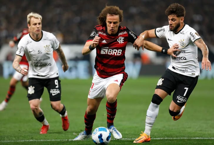 David Luiz recusou três propostas para ficar no Flamengo