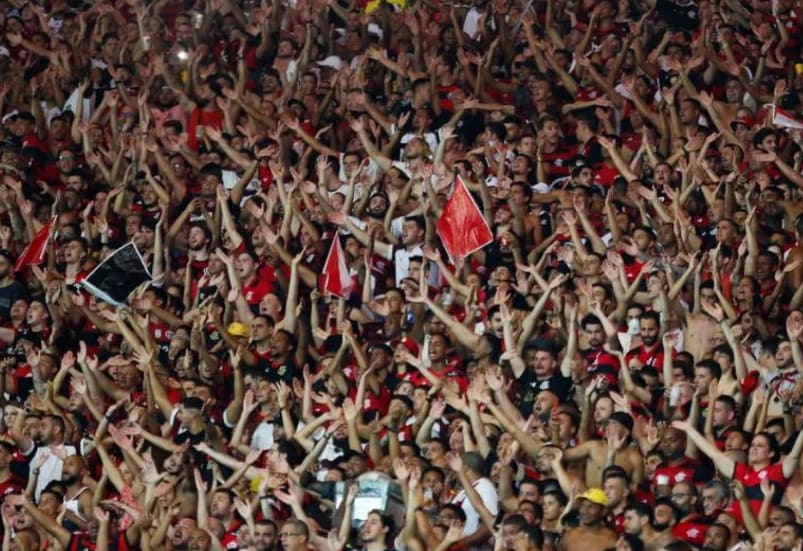 Torcida do Flamengo esgota três setores para jogo contra o São Paulo, no domingo