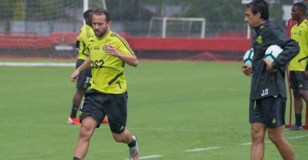 Fla relaciona Arrascaeta e Everton Ribeiro para decisão contra o Emelec