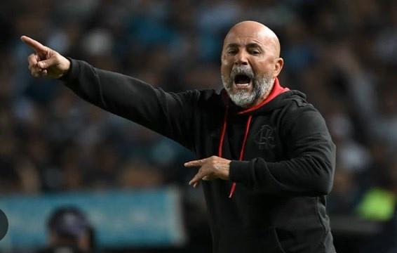 Sampaoli critica gramado do Maracanã às vésperas de enfrentar o Grêmio pelo Brasileirão