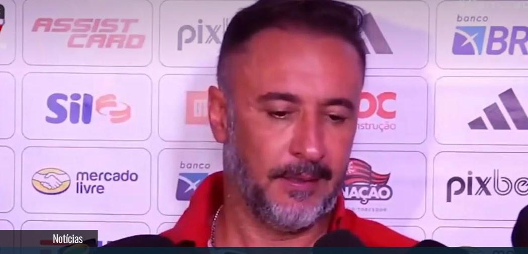 Vitor Pereira admite que esquema com três volantes não funcionou para o Flamengo