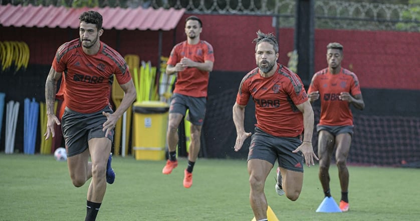 Flamengo joga contra o La Calera para se isolar na Libertadores e fechar mês marcado por dois títulos