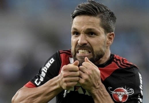 Diego treina forte durante as férias antes de se reapresentar ao Flamengo