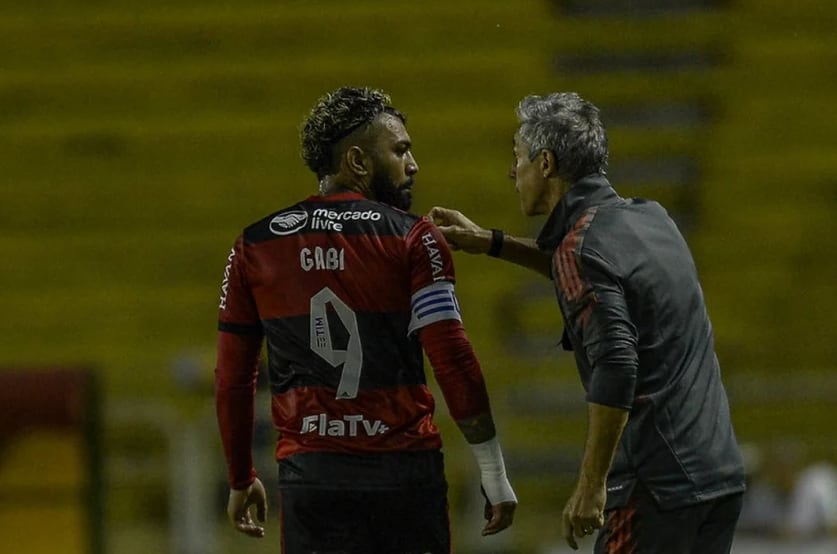 Por que Paulo Sousa muda o Flamengo a cada jogo neste início de trabalho?