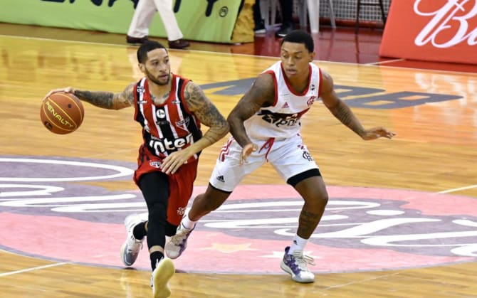 Flamengo vence o São Paulo em clássico pelo NBB