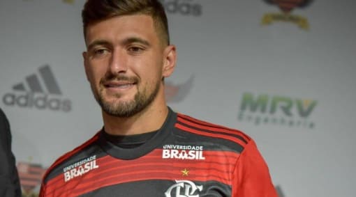 Sozinhos, jogadores do Flamengo custaram valores próximos ao pedido de MP e famílias; veja as comparações