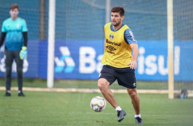 Volta de Kannemann ao time do Grêmio deve ocorrer contra o Santos