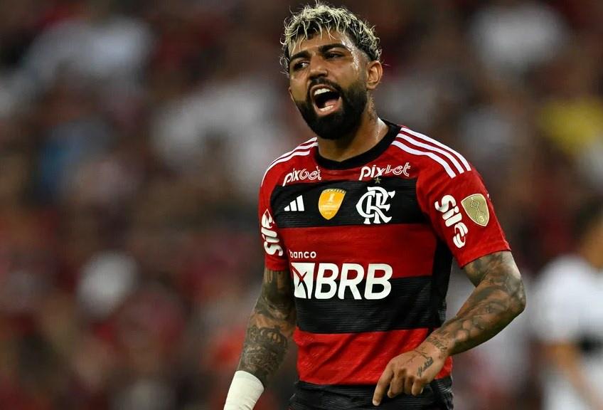 Gabigol é substituído por Sampaoli no Flamengo e sai irritado