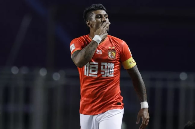 Volante Paulinho acerta com clube da Arábia Saudita