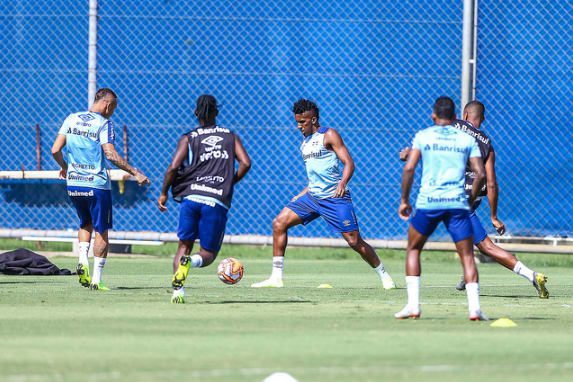 Auxiliares comandam treino técnico com foco no Brasil de Pelotas