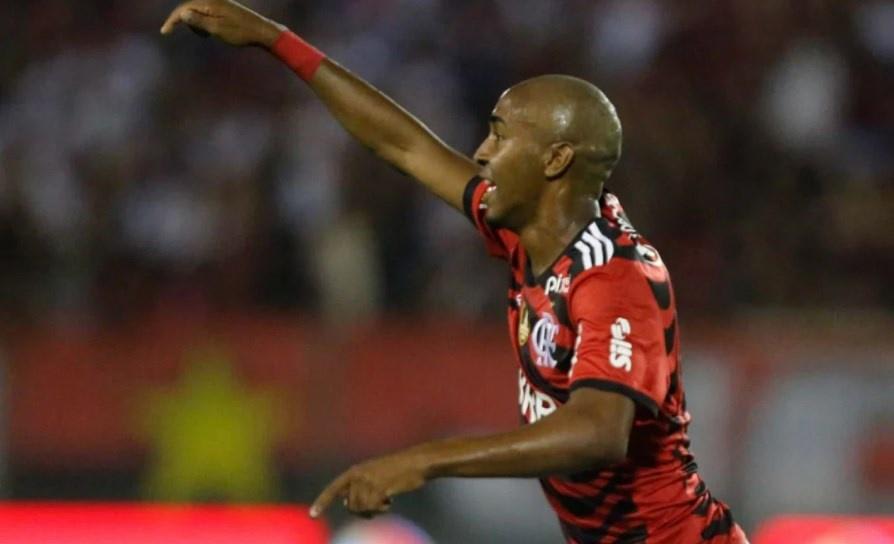 Nem nos meus melhores sonhos imaginei: Lorran comemora gol histórico com a camisa do Flamengo