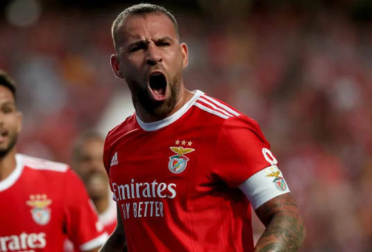 Renovação de Otamendi no Benfica trava e clube brasileiro vira opção