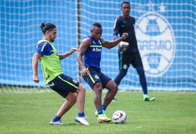 As alternativas para o ataque do Grêmio após a saída de Douglas Costa