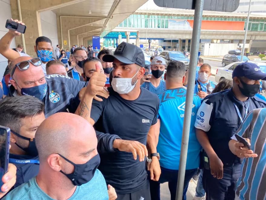 Grêmio vai ficar na minha história, Maicon ganha recepção da torcida após rescisão