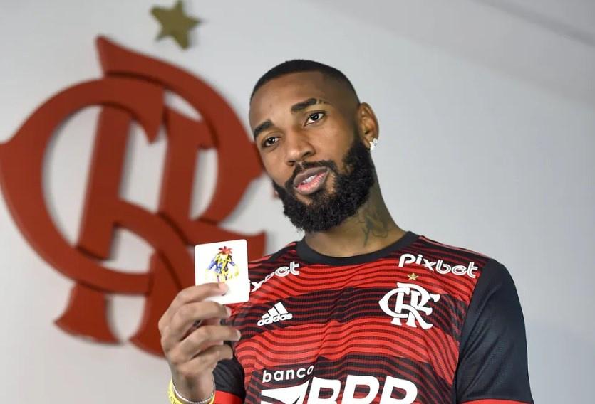 Agora o pai tá coringa mesmo: Gerson volta ao Flamengo ainda mais versátil