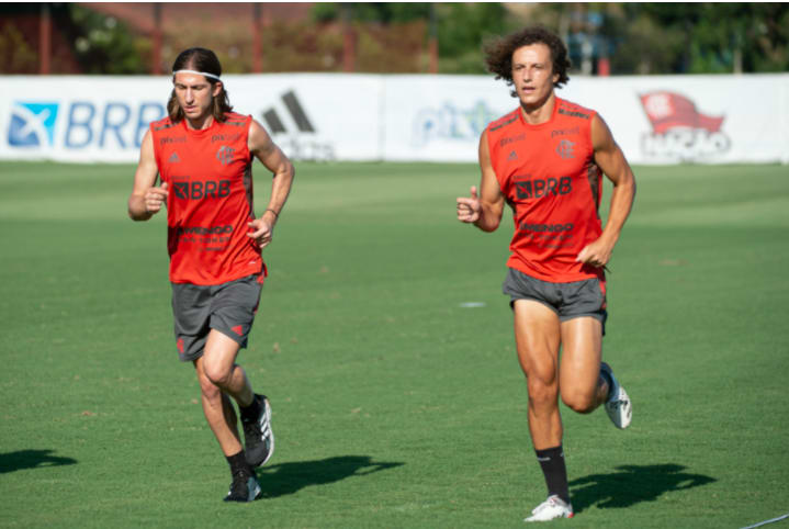 Sob forte calor, Flamengo tem mais um dia de trabalho intenso no Ninho