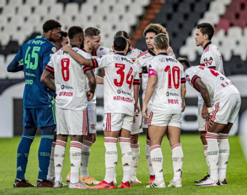 Flamengo enfrenta o Goiás de olho na vice-liderança do Brasileirão