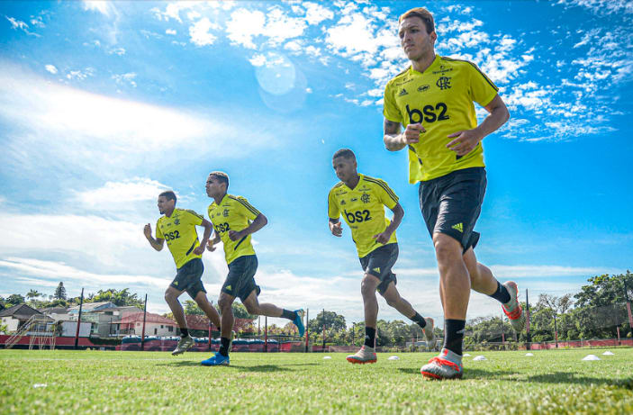 Técnico sub-20 esboça time do Flamengo para início do Carioca