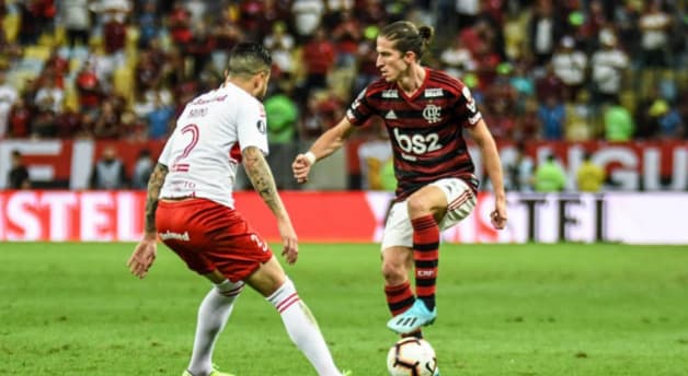 Estreante em Libertadores, Filipe Luís comemora: Sensação muito boa