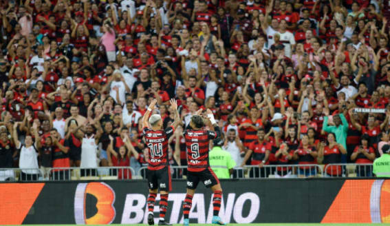 Depois de ser campo de b, Maracanã volta a ser aliado do Flamengo