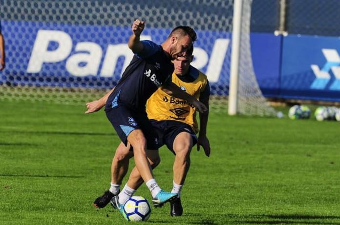 Melhor longe de seus domínios, Grêmio busca recuperação no Campeonato Brasileiro