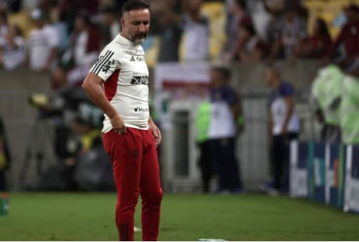 Com Vítor Pereira na corda bamba, Flamengo deixa para terça reapresentação após vice do Carioca