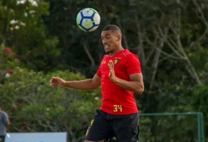 Grêmio tenta a contratação do zagueiro Adryelson, do Sport