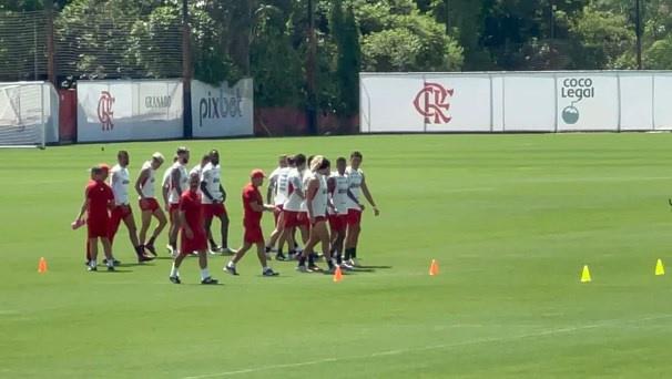 Com a volta de jornalistas e sem Arrascaeta em campo, Flamengo inicia preparação para final do Carioca