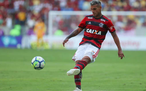 Jornalista indica Trauco longe de renovação com o Flamengo: “Terá o caminho livre para seguir a carreira”