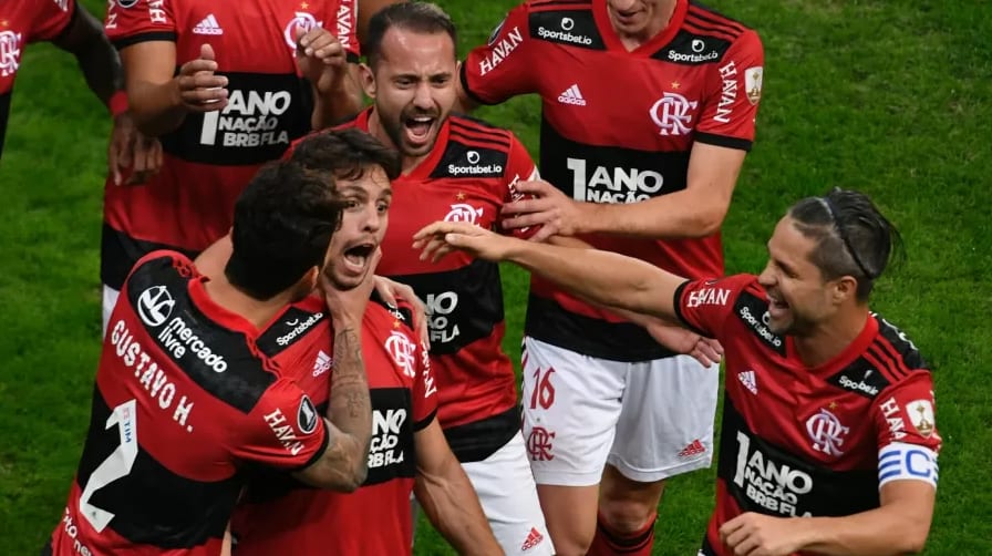 Flamengo goleia Defensa e vai às quartas na Libertadores