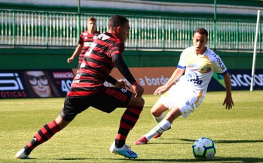 Flamengo Sub-20 derrota Chapecoense e reassume a ponta do Brasileirão da categoria