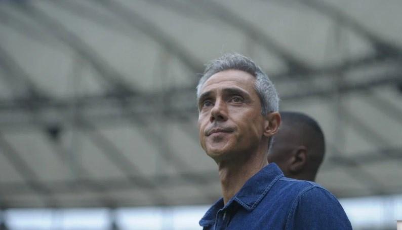 Paulo Sousa teria se reunido com dirigente para abordar futuro do Flamengo em 2022