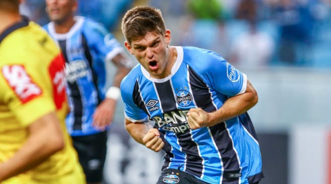 Após proposta de time italiano, Grêmio abre conversa para renovar com Kannemann