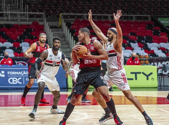 Flamengo supera o São Paulo e fica a uma vitória do título do NBB