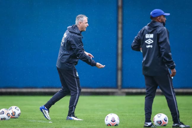 Tiago Nunes estreia na Arena e Grêmio deve ser testado contra o Aragua