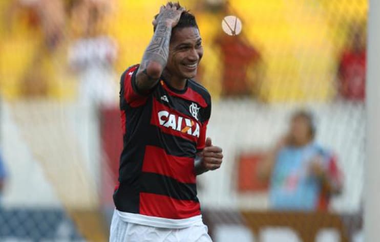 Árbitro que tirou foto com Guerrero é tirado de Flamengo x Bangu