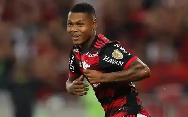 Matheus França, do Flamengo, entra na mira do Newcastle e pode receber proposta