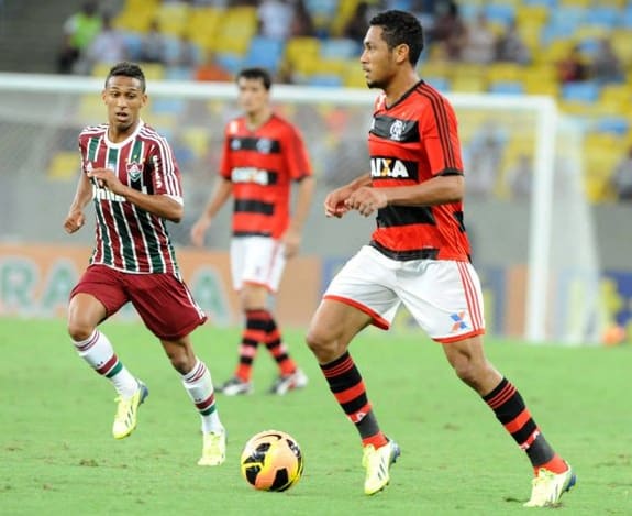 Hernane exalta força do Flamengo no Maracanã: É a nossa casa