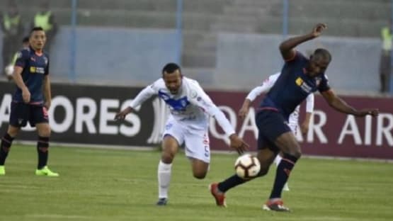 De olho no Flamengo, LDU recebe o San José